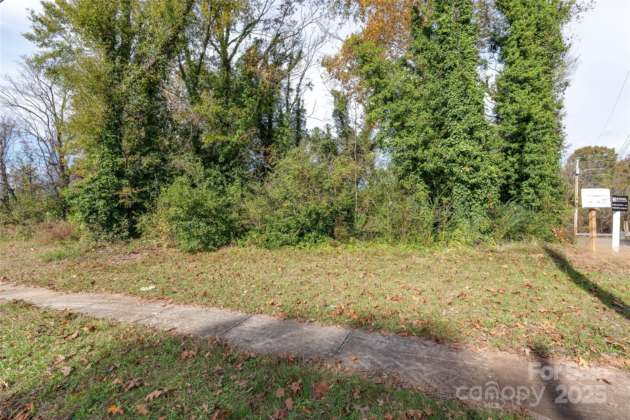 722 E Airline Avenue