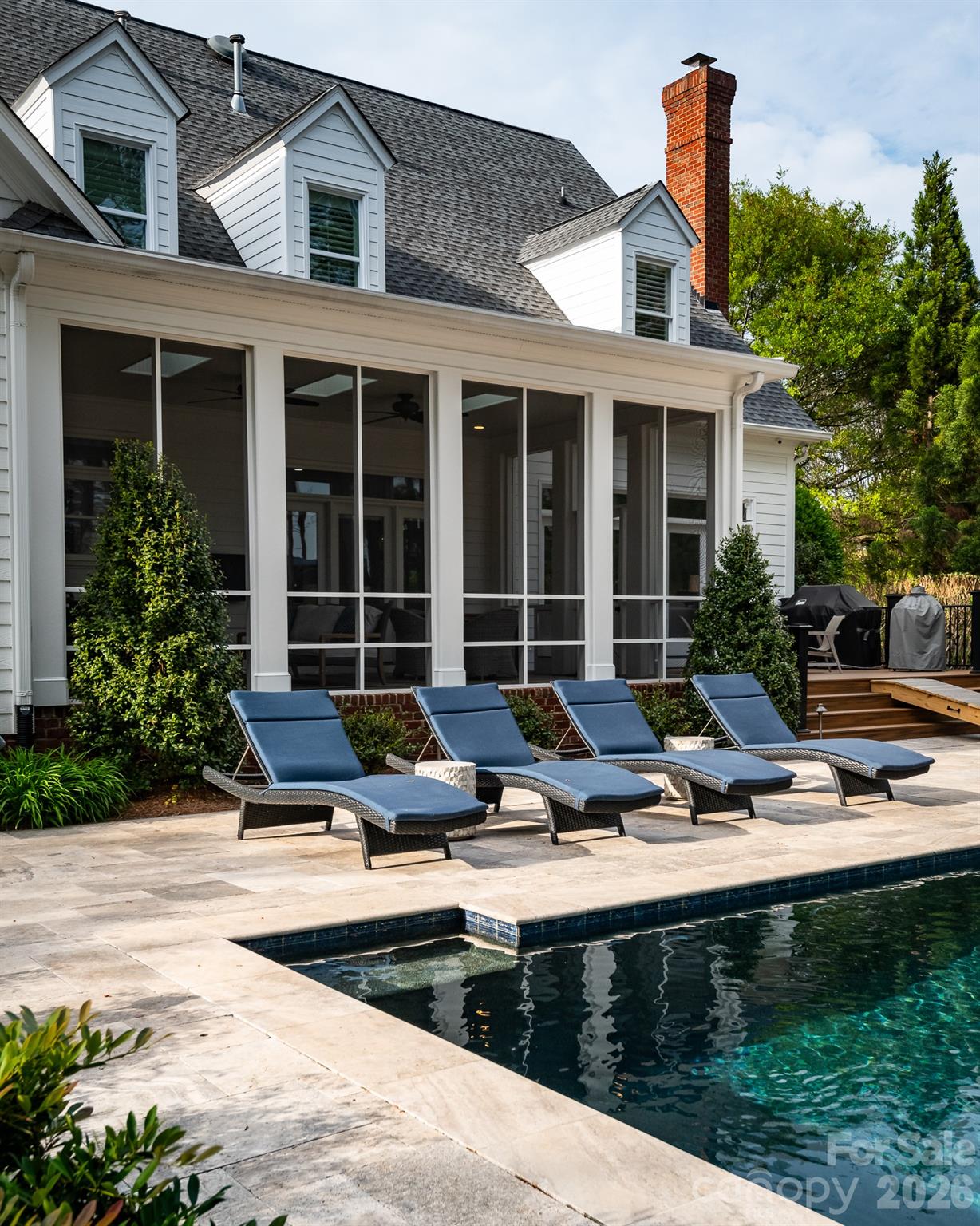 The Peninsula - Residential