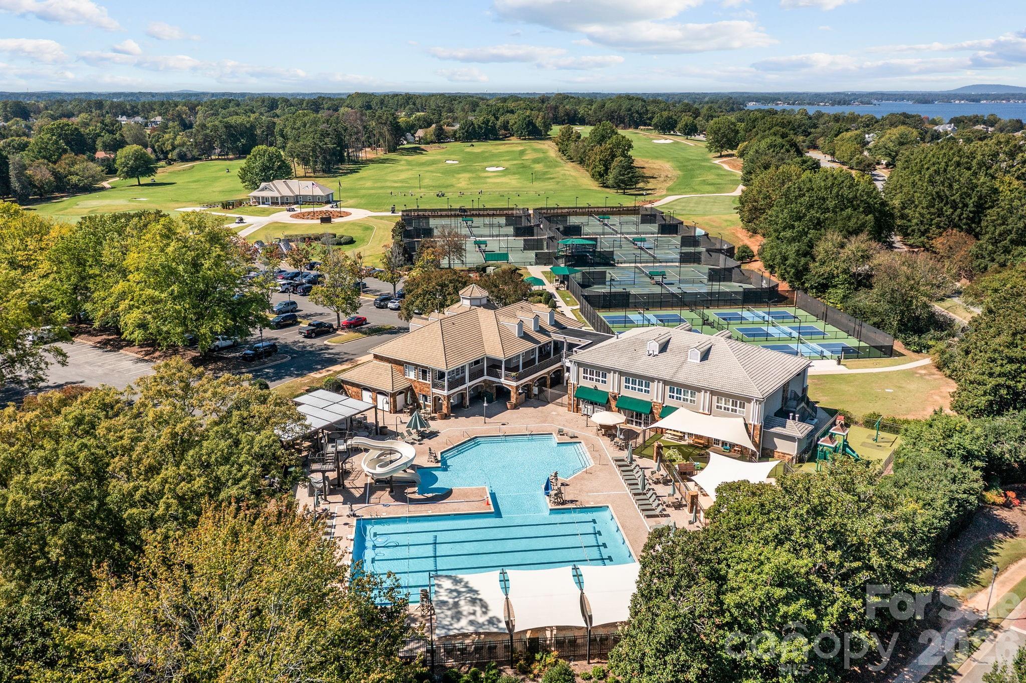 The Peninsula - Residential