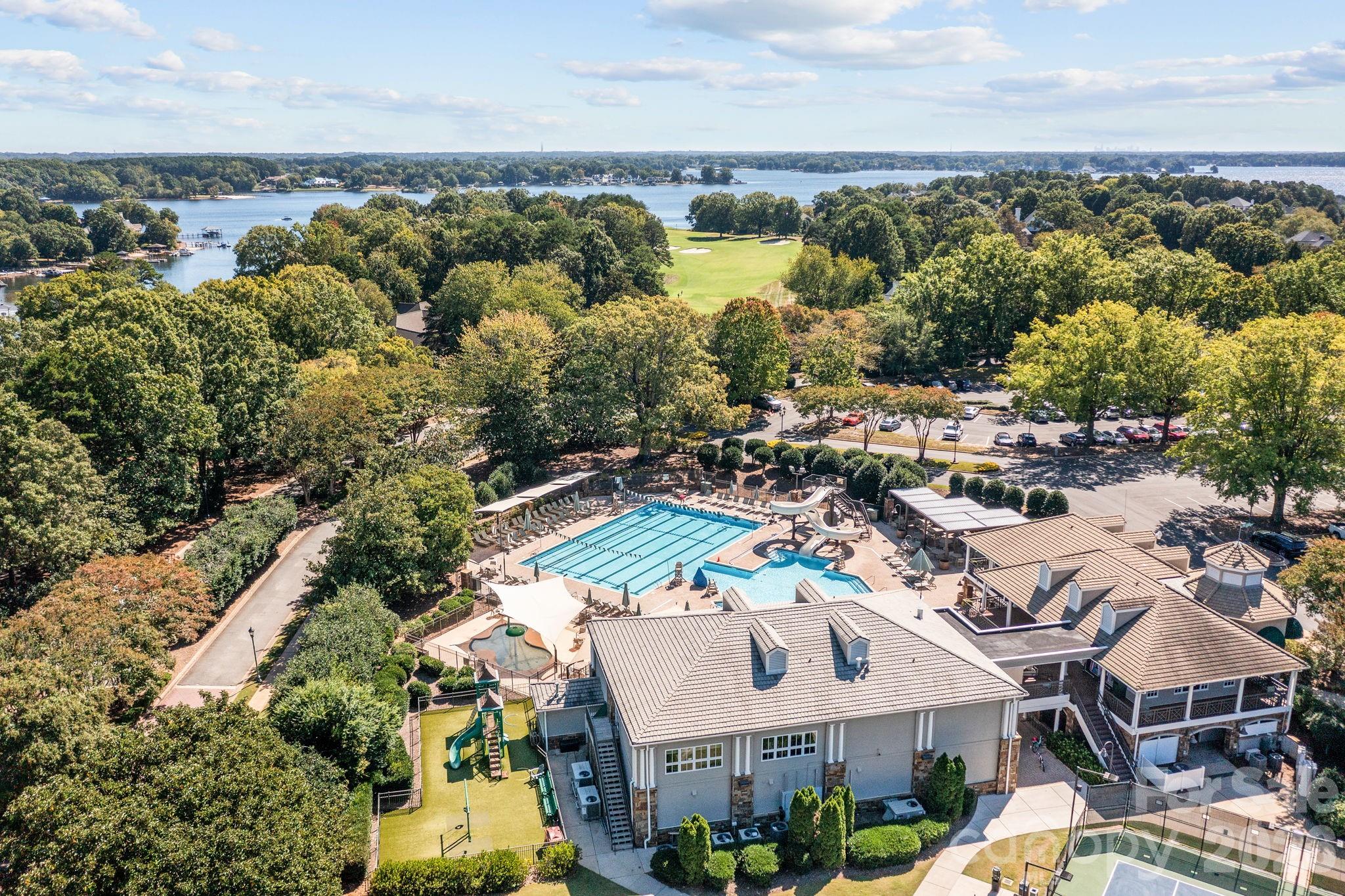 The Peninsula - Residential