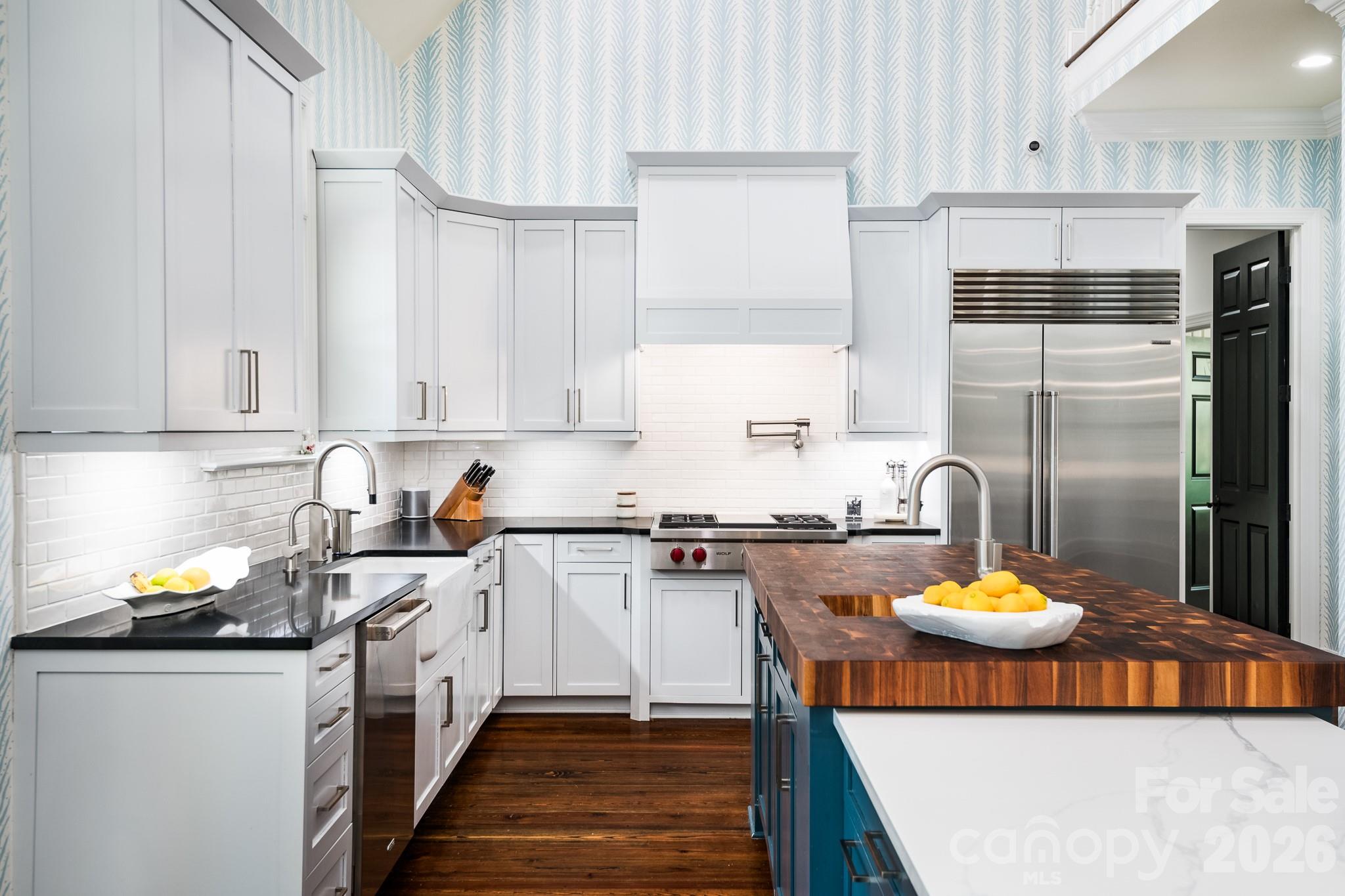 The Peninsula - Residential