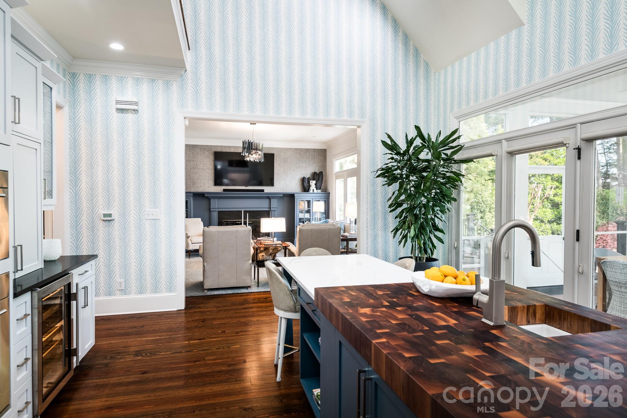 The Peninsula - Residential