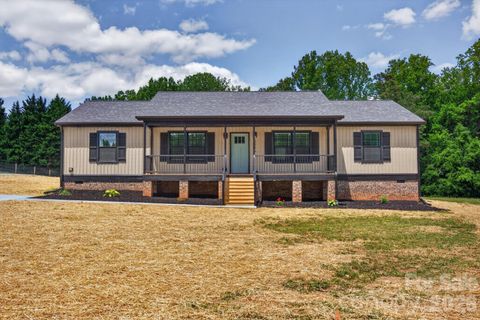 Photo of 2979 Durant Drive, Winston Salem, NC 27107 (MLS # 4381963)