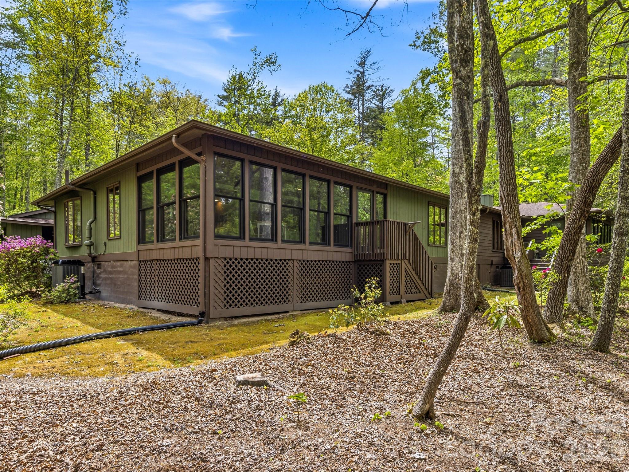 348 Surrey Lane