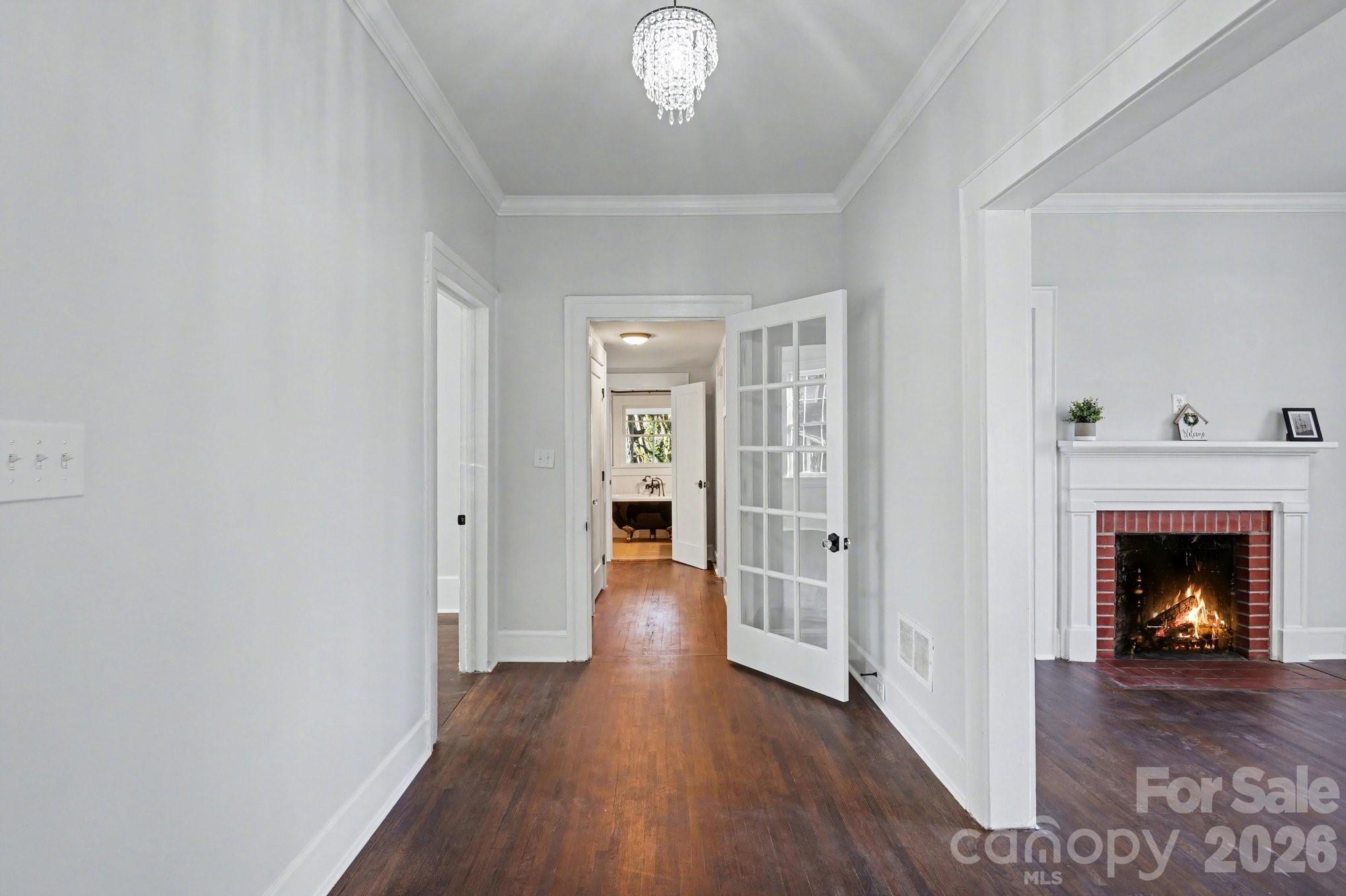 201 N Crawford Street