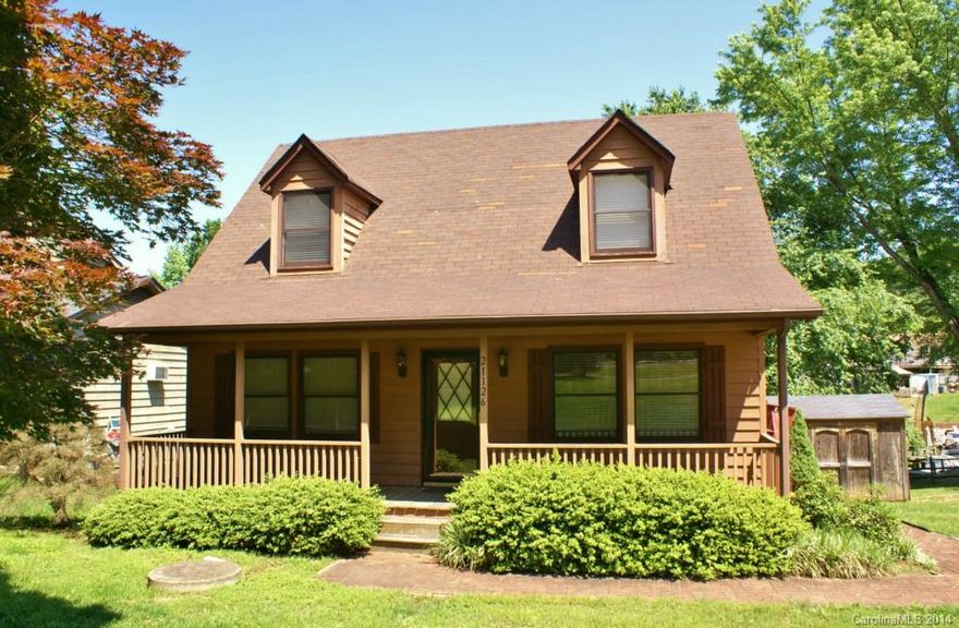 Waterfront Cape Cod Home with rocking chair front porch. 3 bedrooms, 2 full baths,eat in kitchen. Large deck, floating dock. Wonderful opportunity to get on the water. Owner is looking for 9 Month Lease as he is looking to put it up for sale in the spring.