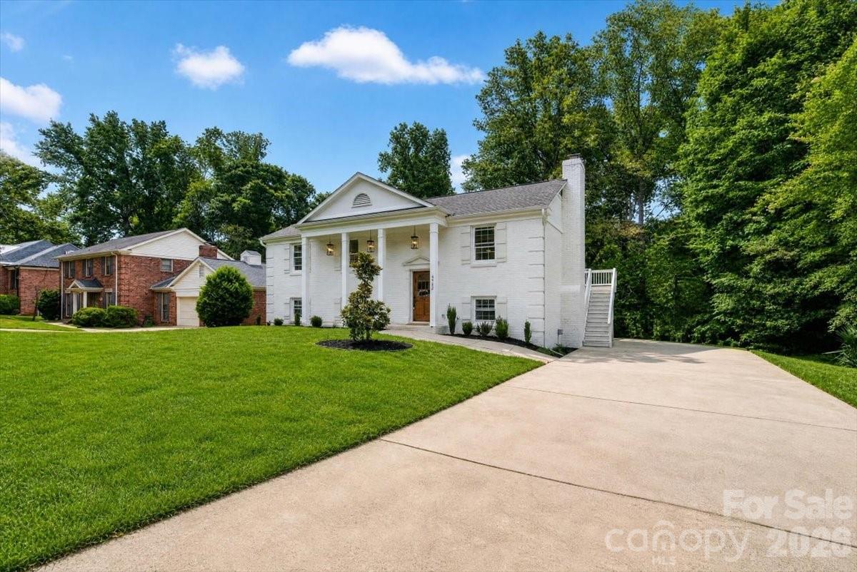 4752 Autumn Leaf Lane