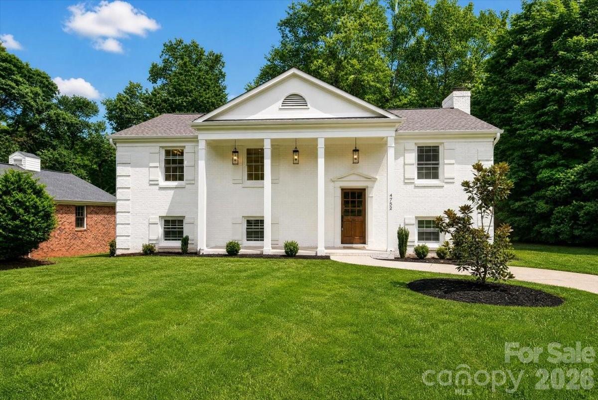 4752 Autumn Leaf Lane