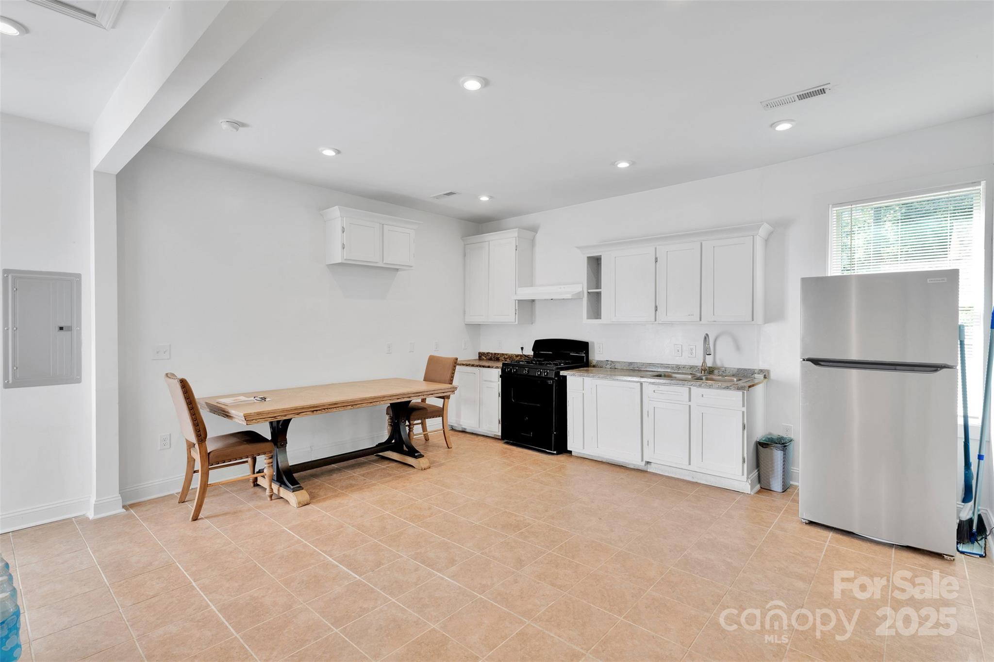 111 Crowell Drive NW