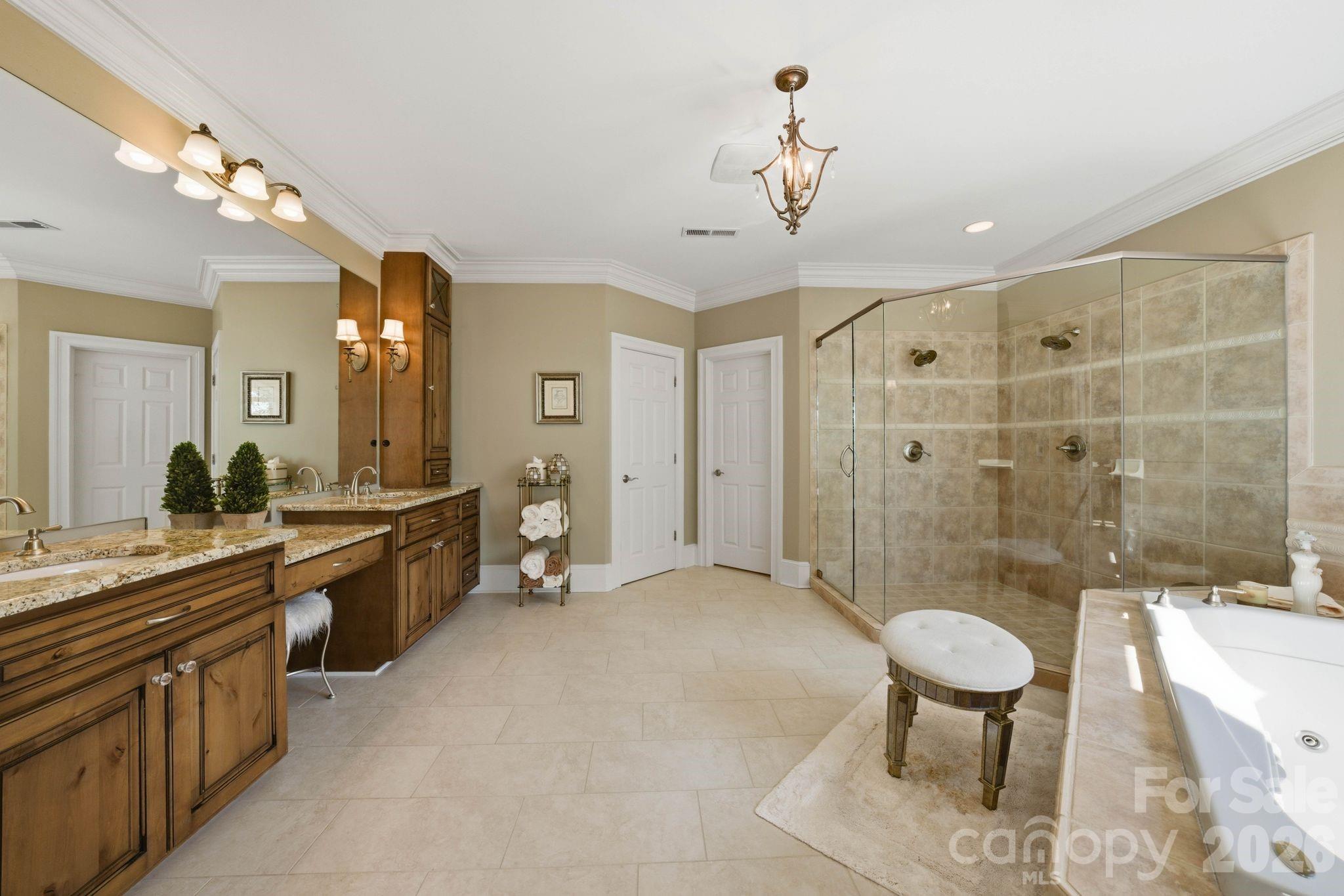 The Peninsula - Residential