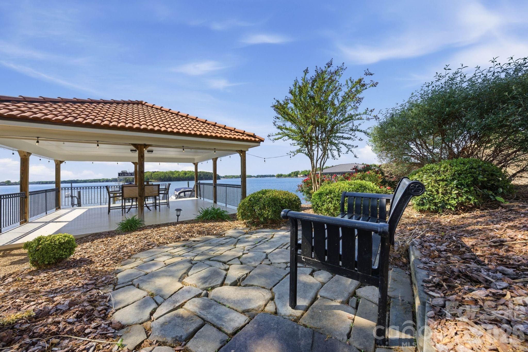 The Peninsula - Residential