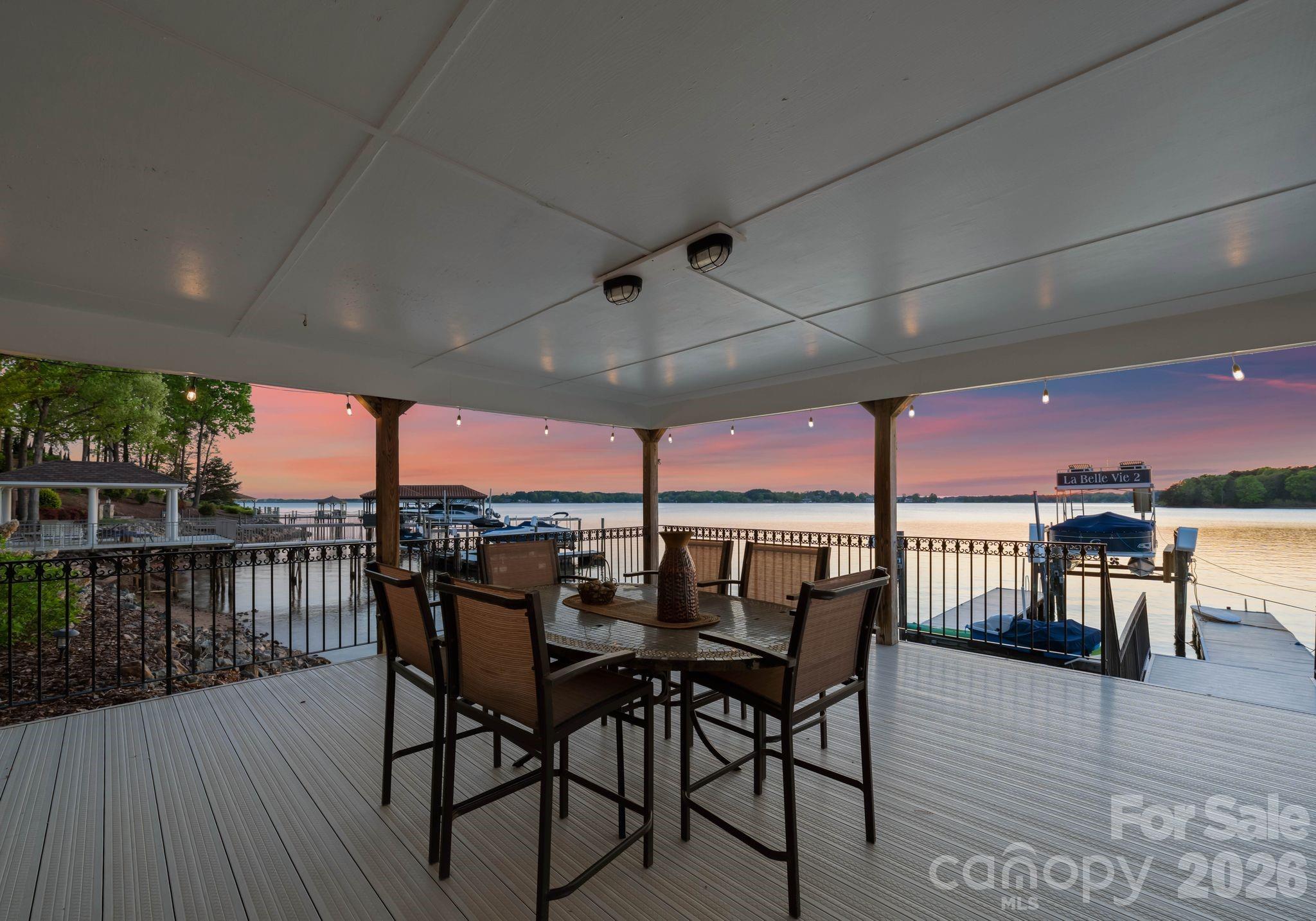 The Peninsula - Residential