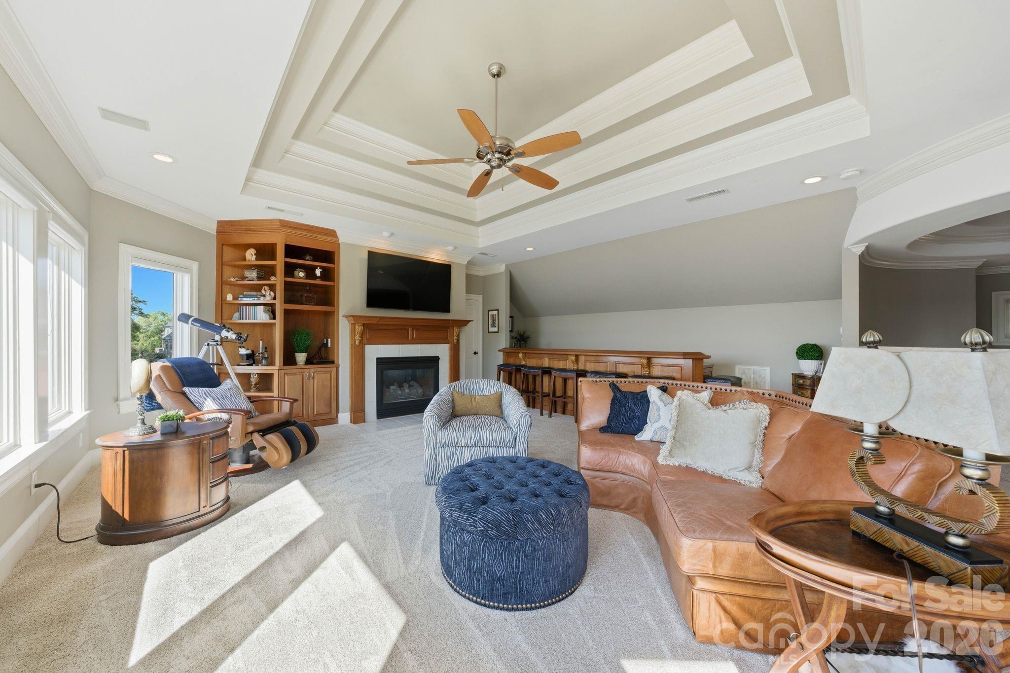 The Peninsula - Residential