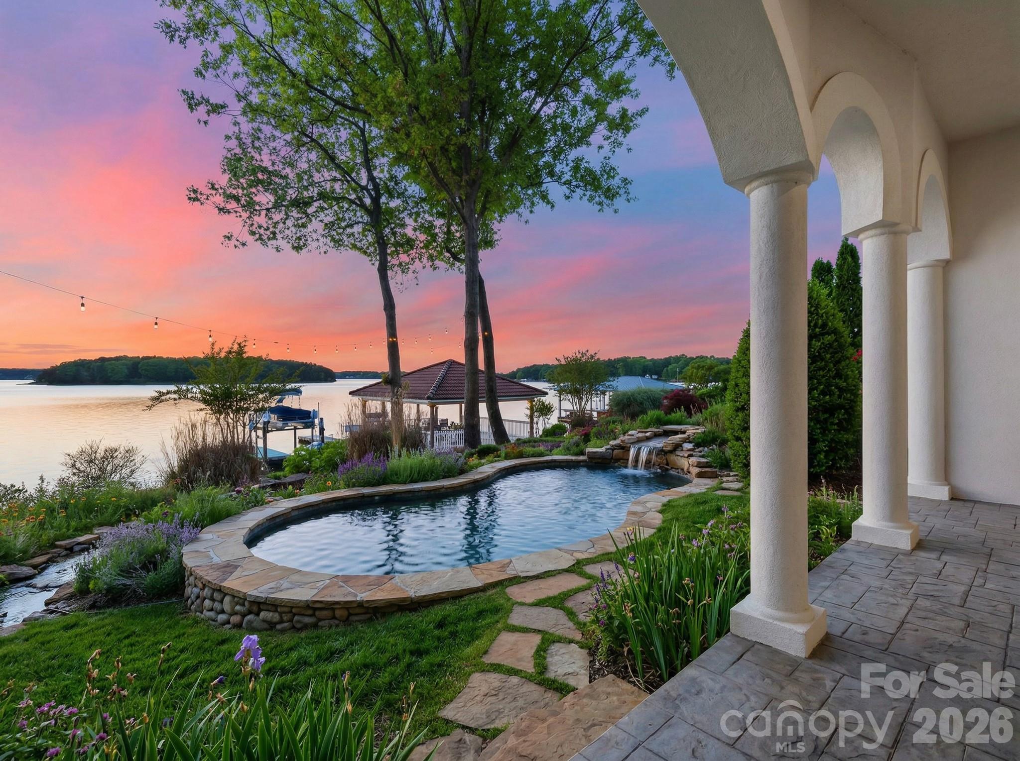 The Peninsula - Residential