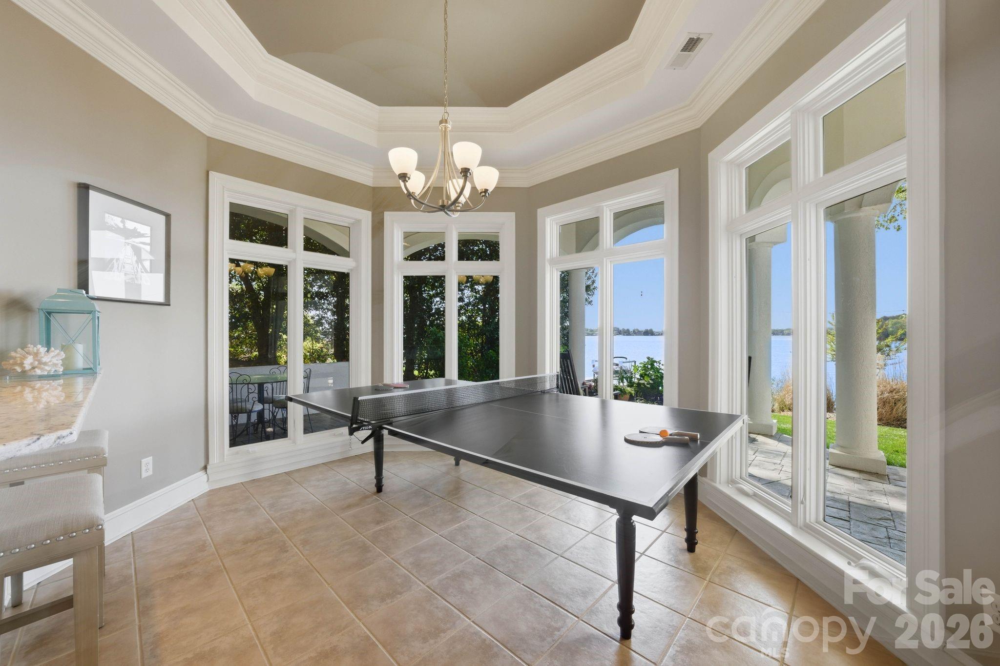 The Peninsula - Residential