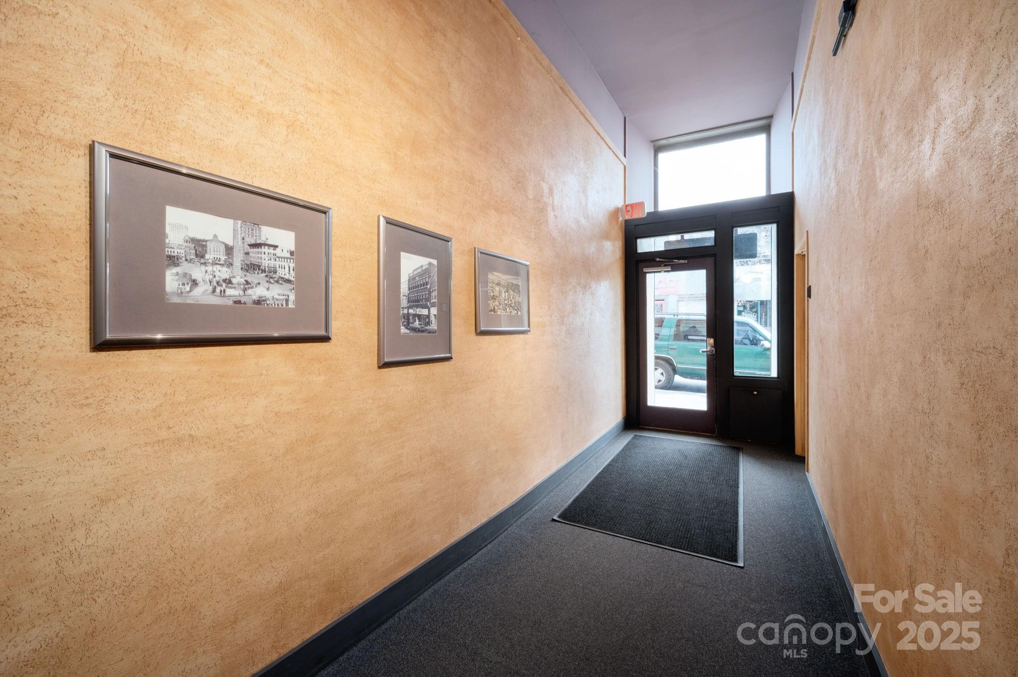 32 Broadway Street 330