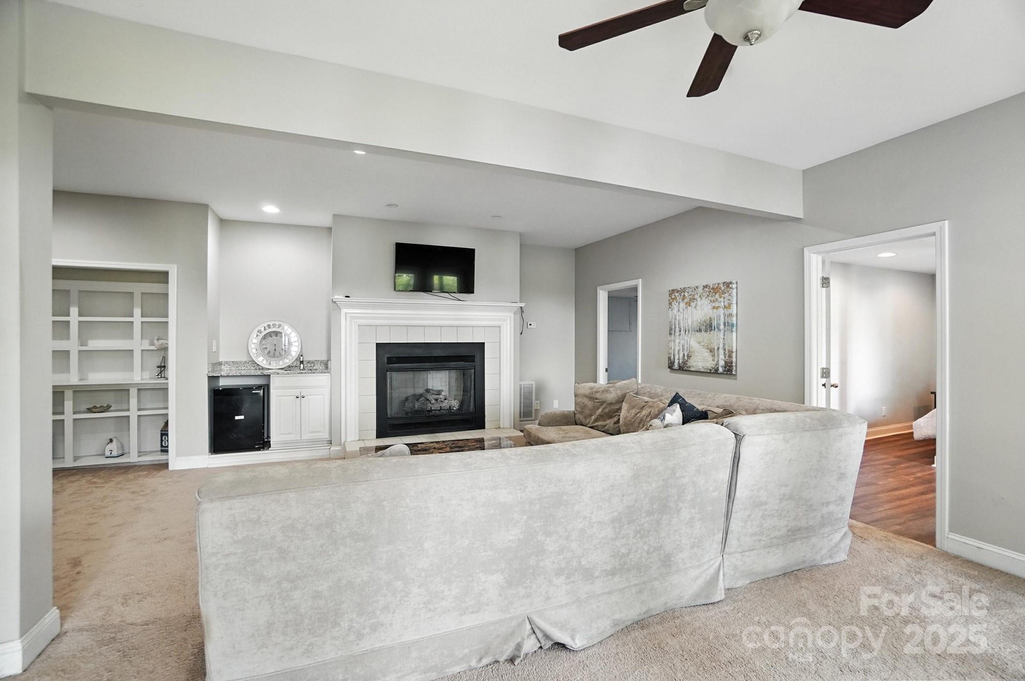 Tega Cay - Residential