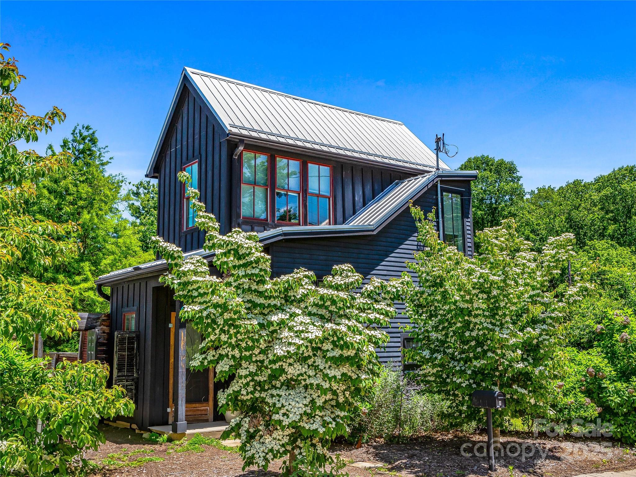 6 Wamboldt Avenue