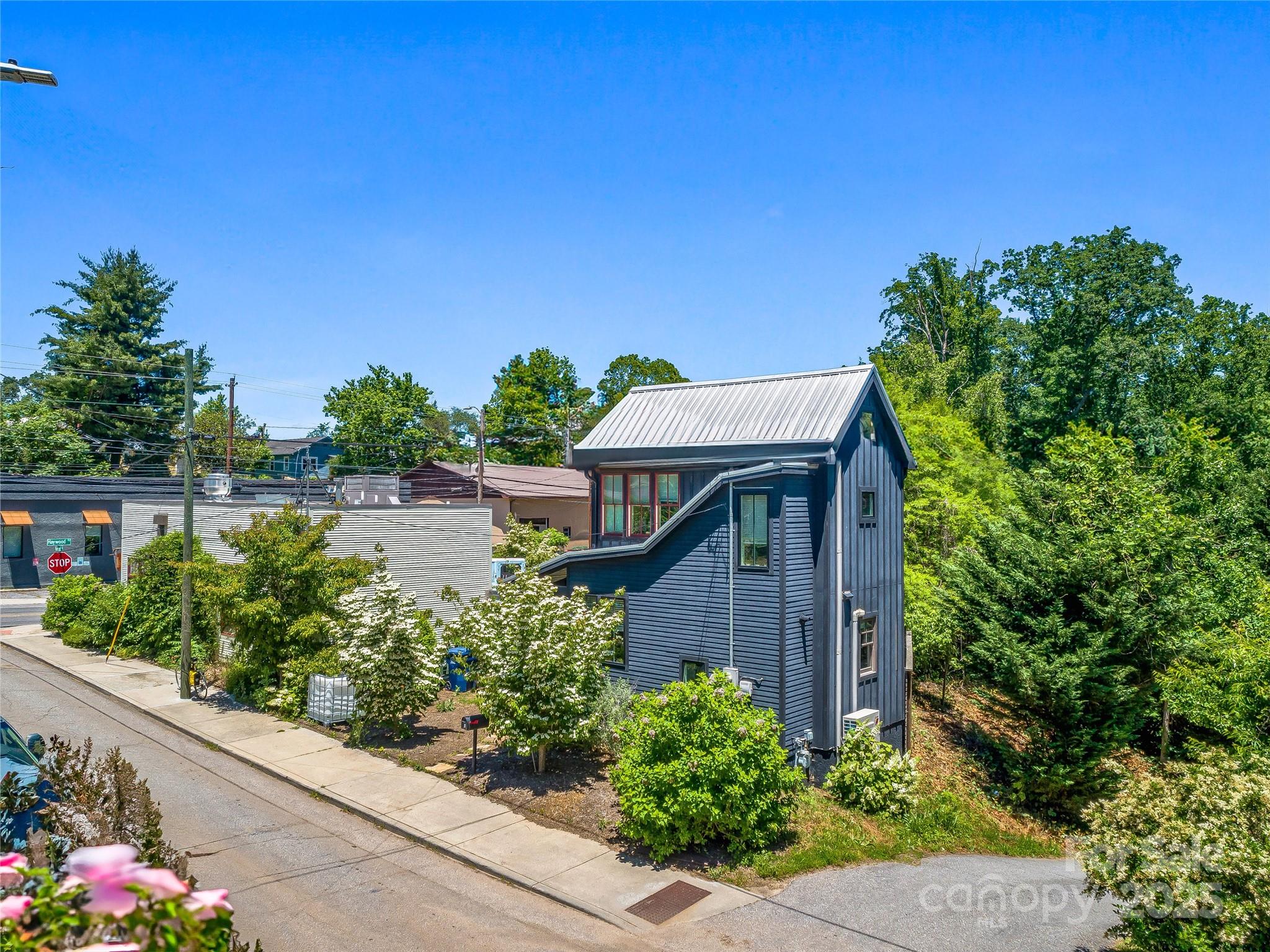 6 Wamboldt Avenue