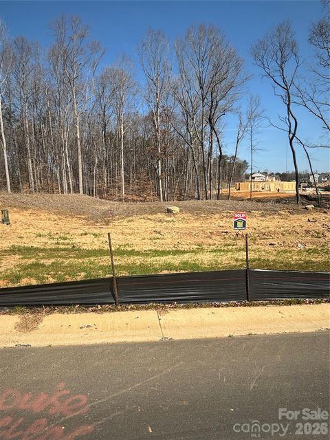 6710 Fairford Drive Charlotte NC 28215