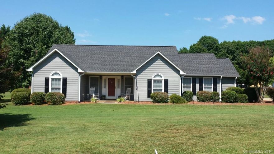 One level living at it's best. Fresh paint, New roof 2013. New floors in living room, Ceramic tile in kitchen and baths. This home features split bedroom plan. Rocking chair front porch and rear entertaining back porch over looking large level backyard. Room to play games and have toys. Two car side load garage. Well maintained and move in condition. West Schools. A must see!