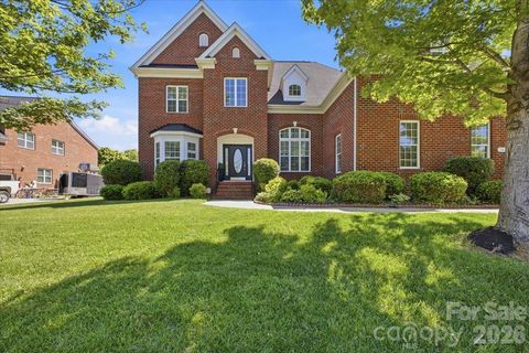Photo of 1825 Laveta Road, Charlotte, NC 28269 (MLS # 4380433)