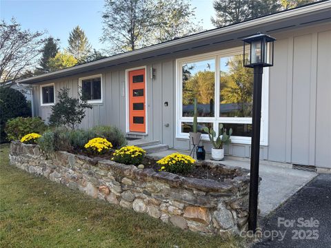 Photo of 1235 Pinebrook Circle, Hendersonville, NC 28739 (MLS # 4309617)