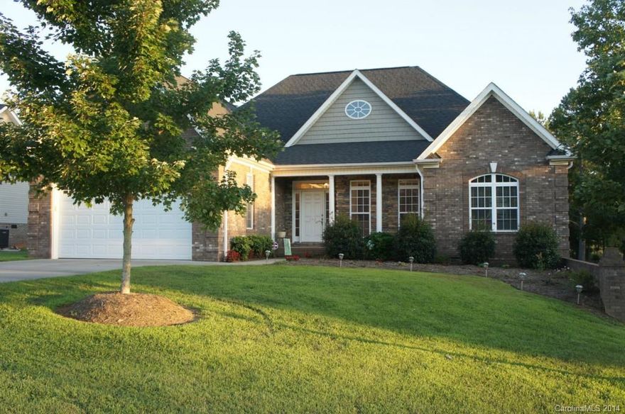 Superb construction quality in this home, exterior features, brand new deck, brick w/stone accent front, vinyl w/vinyl shake accent, high interior ceilings, loads of trim detail, hardwood floors in much of home, formal DR, kitchen features cabinet upgrade and granite, breakfast area looking into cozy den, fireplace needs propane tank (not used). This home is truly as if it has never been occupied. Clean as a pin!