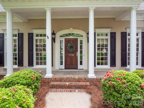 Photo of 7716 Seton House Lane, Charlotte, NC 28277 (MLS # 4343892)