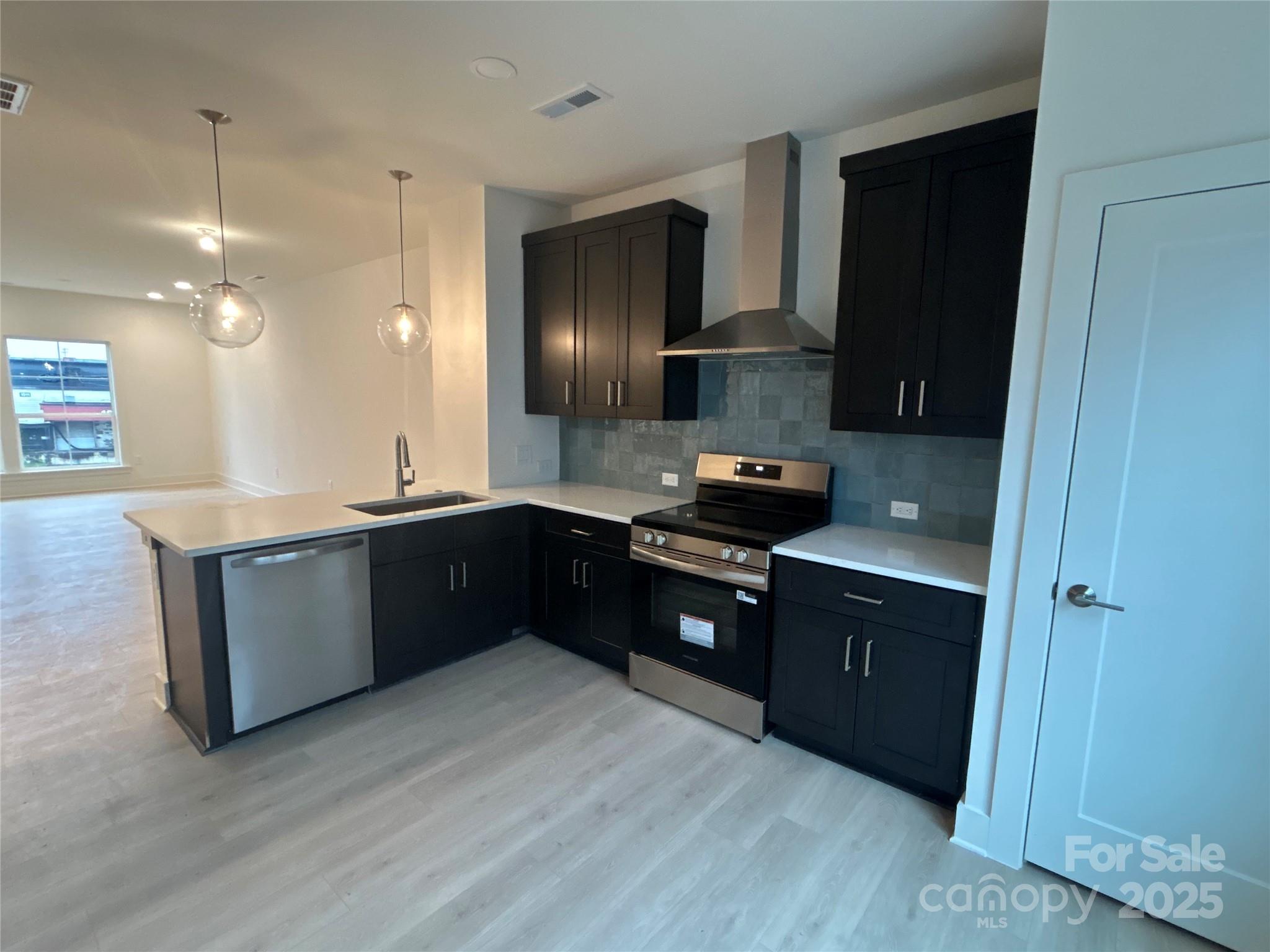 1019 Carter Avenue 31