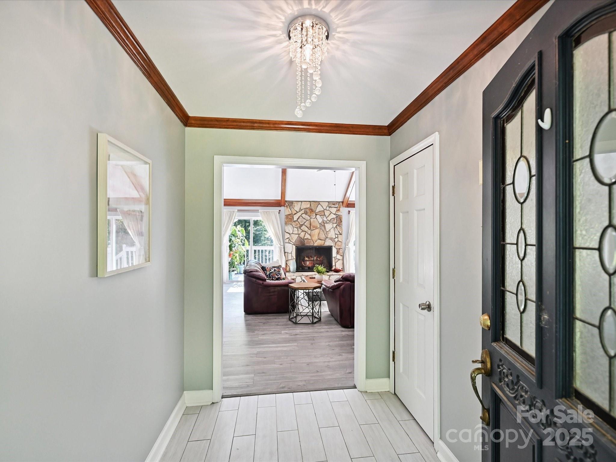 14019 Fountain Lane