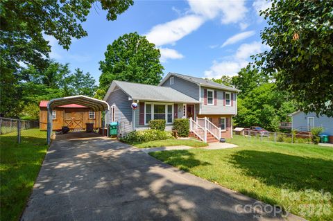 Photo of 518 Vinecrest Drive, Matthews, NC 28105 (MLS # 4387404)
