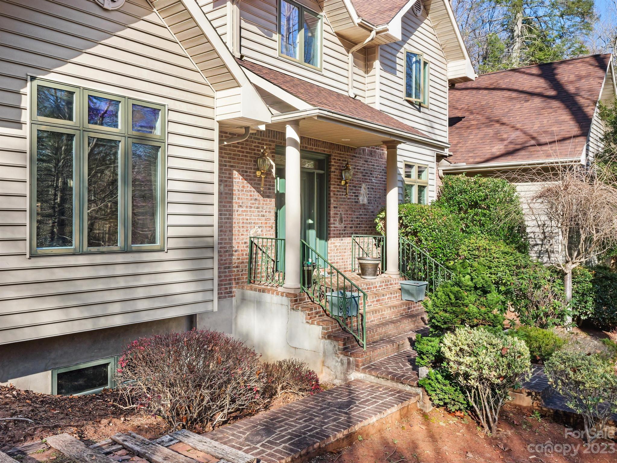 136 Rumbling Bald Road