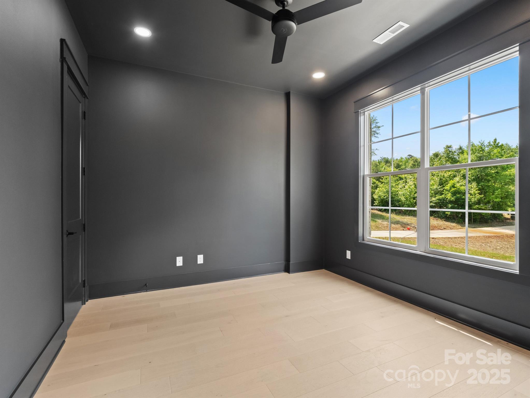 733 Barbary Place
