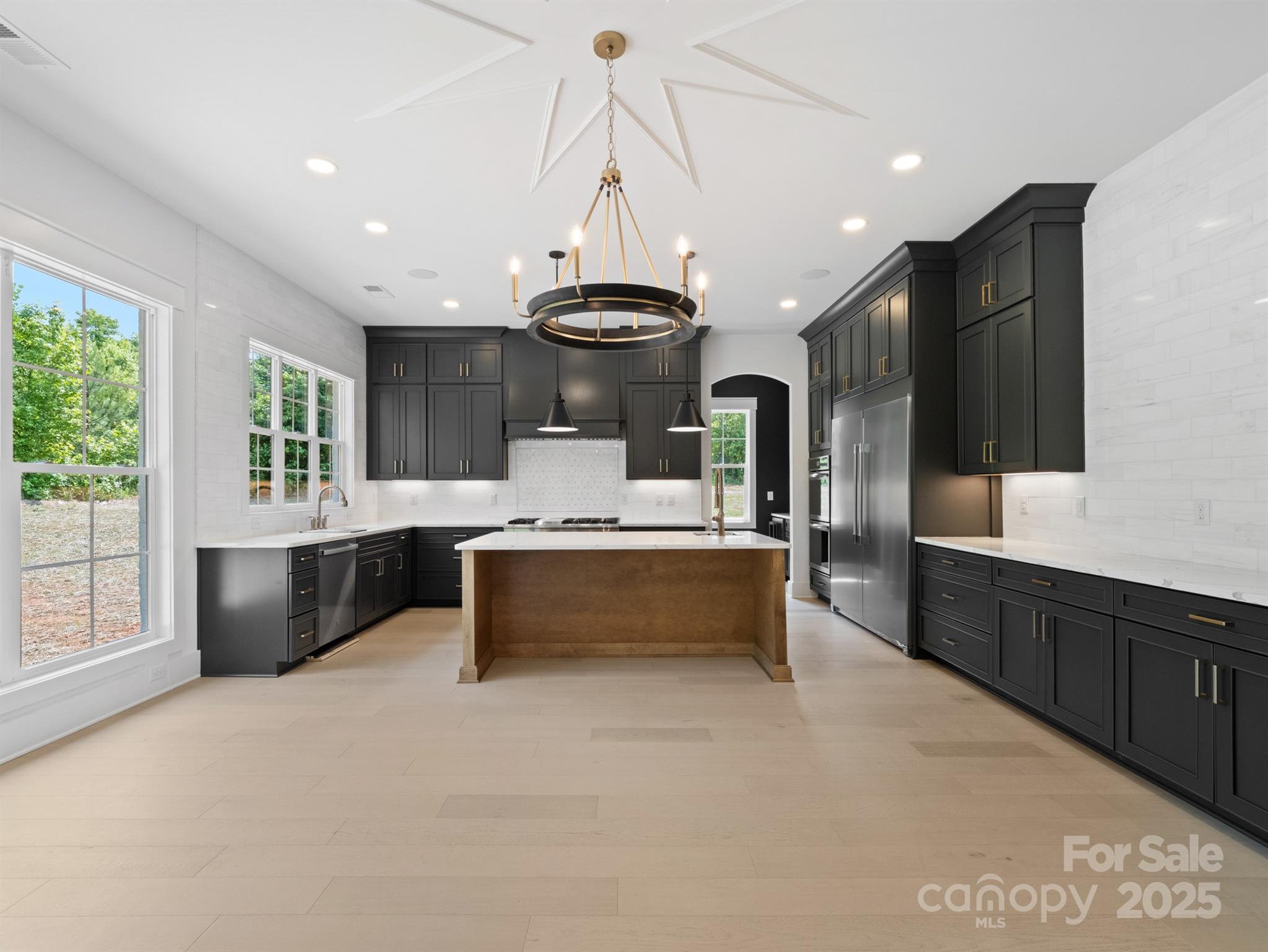 733 Barbary Place
