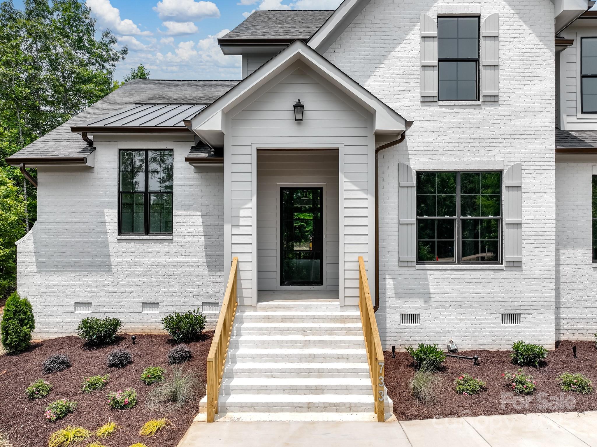 733 Barbary Place