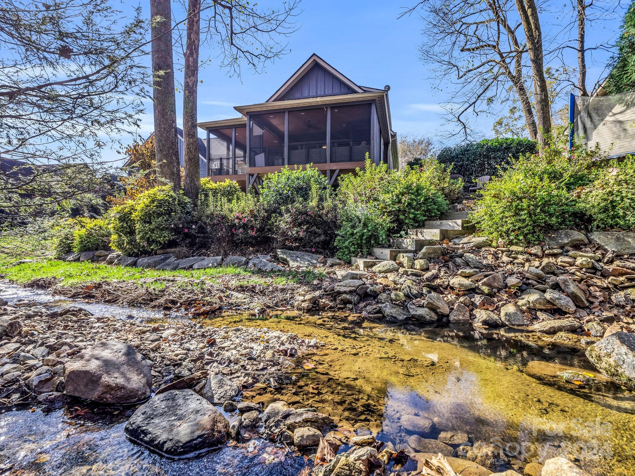 268 Firefly Cove