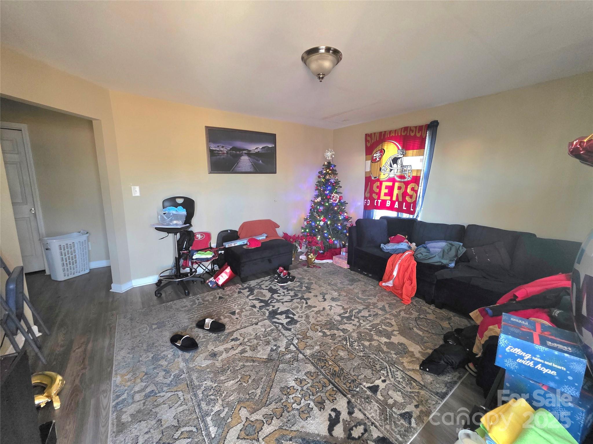 1021 E Airline Avenue