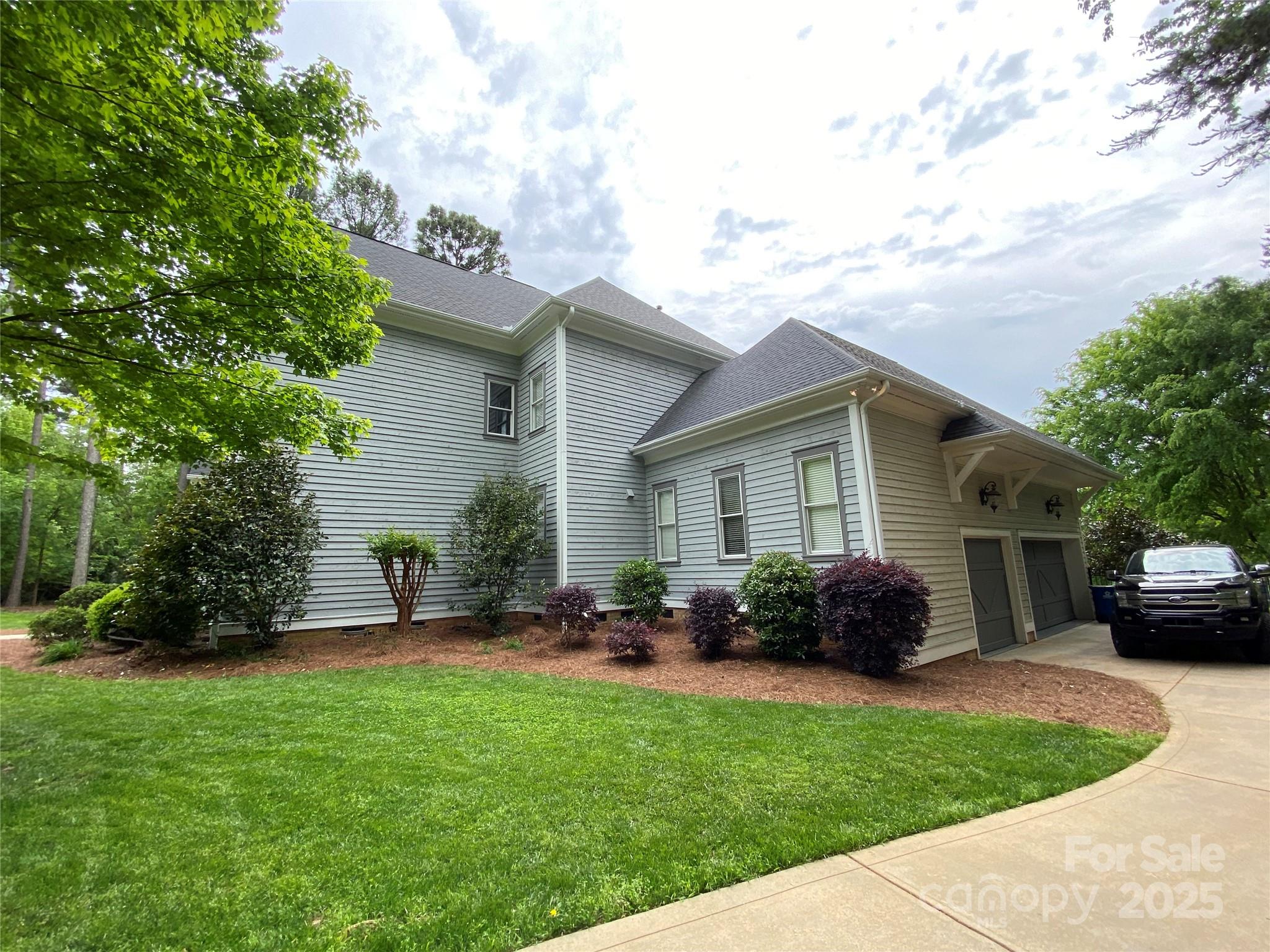 206 Dedham Loop