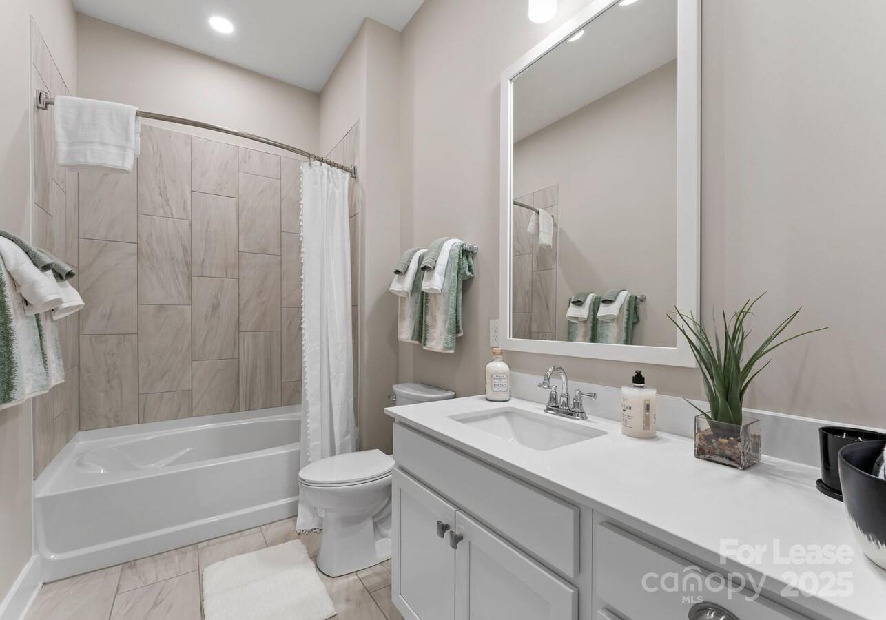 Fort Mill, South Carolina 29707, United States, 1 Bedroom Bedrooms, ,1 BathroomBathrooms,Residential,Active,51217