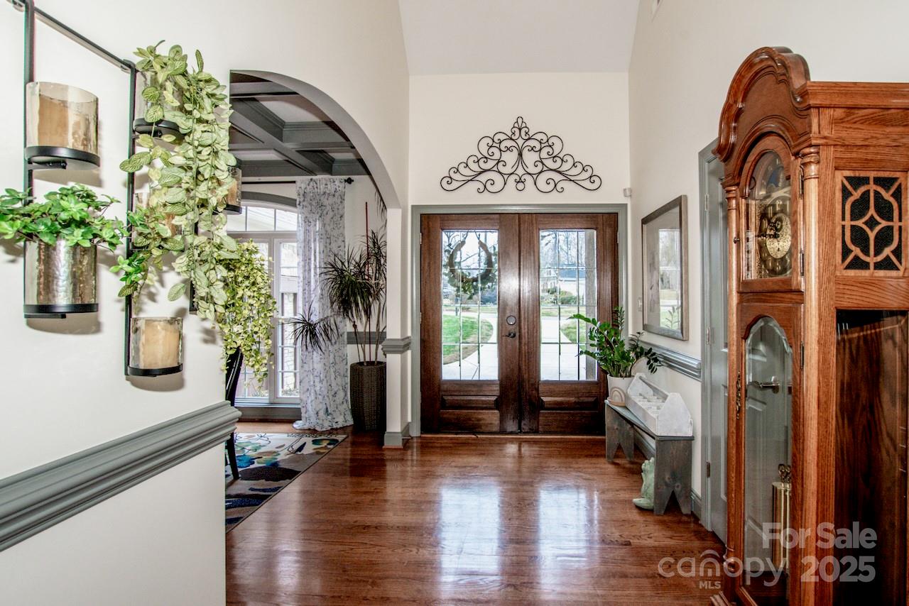 7957 Glen Abbey Circle