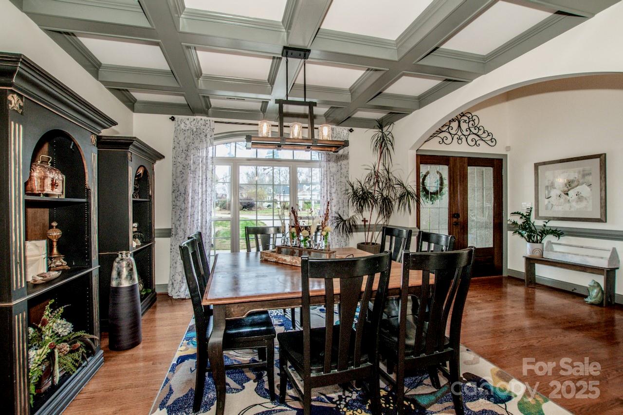 7957 Glen Abbey Circle