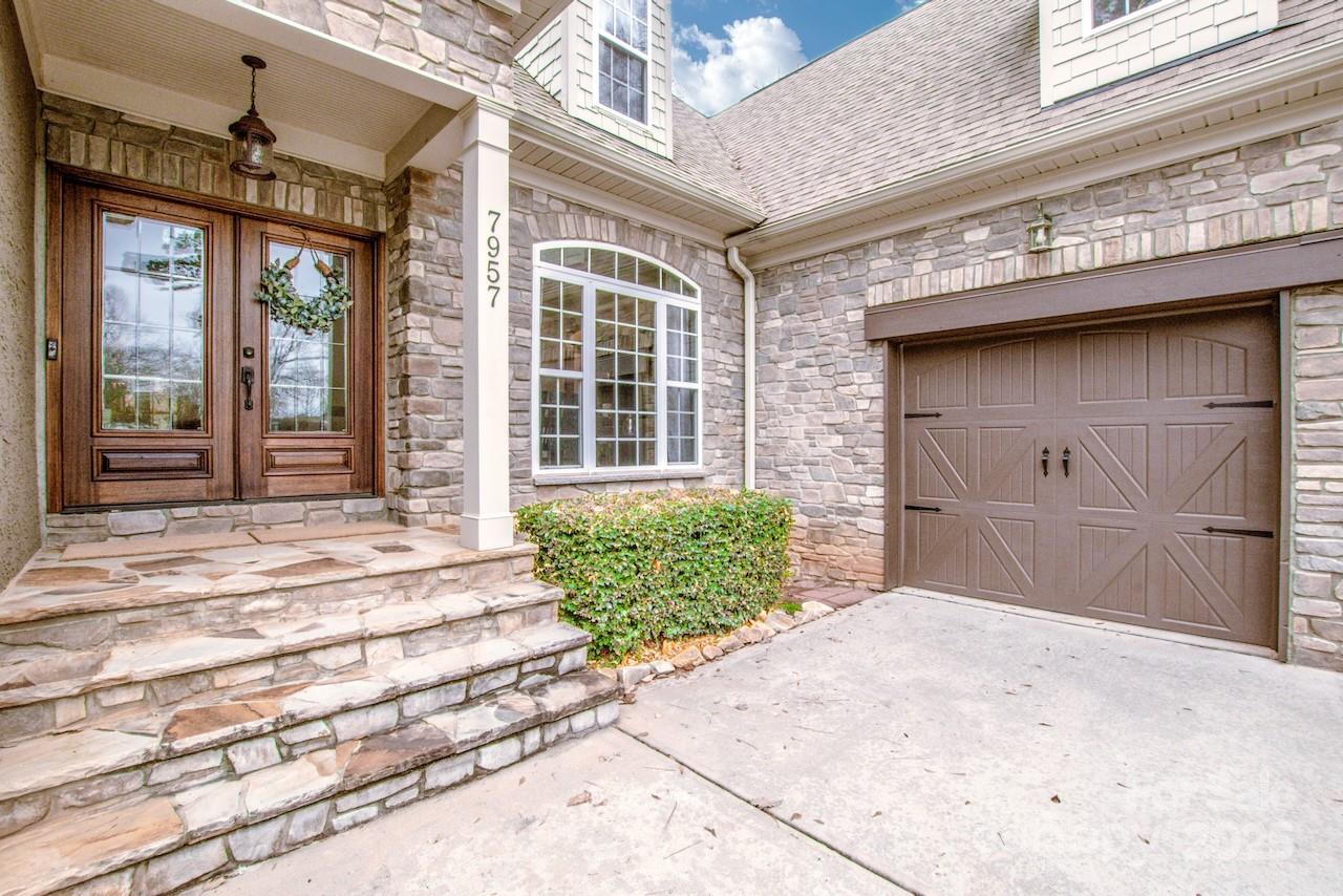 7957 Glen Abbey Circle