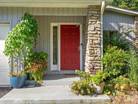 Photo of 110 Aurora Drive, Asheville, NC 28805 (MLS # 4418435)