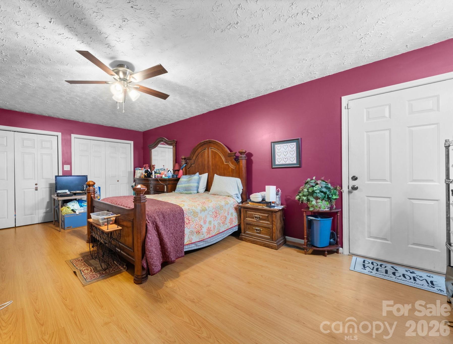 2504 Brentwood Circle