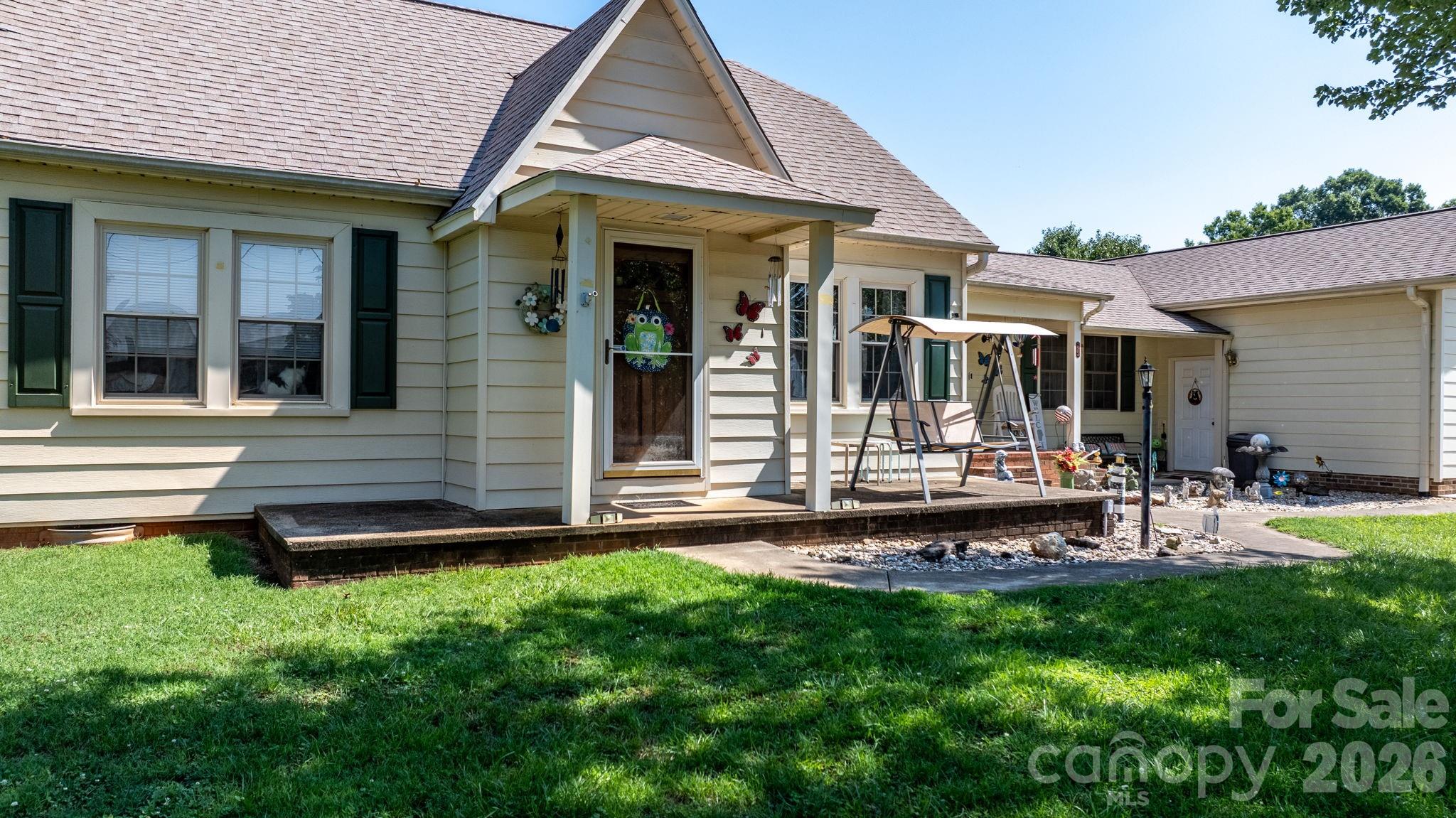 2504 Brentwood Circle