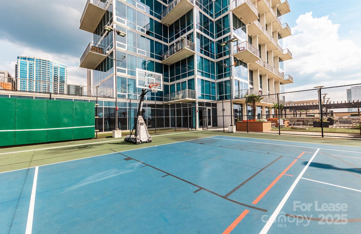 Charlotte, North Carolina 28202, United States, 1 Bedroom Bedrooms, ,1 BathroomBathrooms,Residential,Active,12161