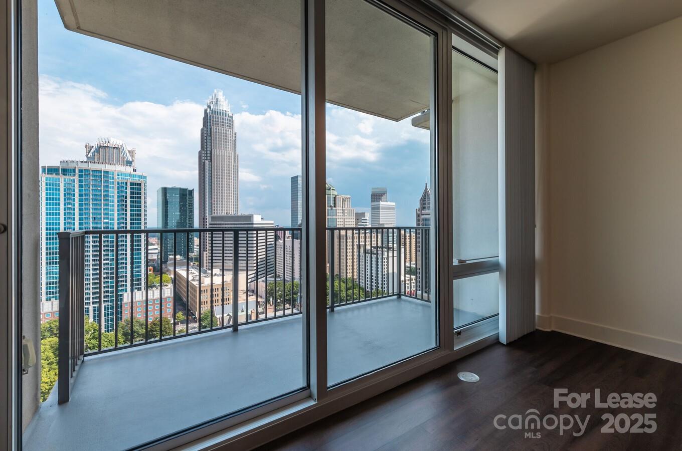 Charlotte, North Carolina 28202, United States, 1 Bedroom Bedrooms, ,1 BathroomBathrooms,Residential,Active,12161