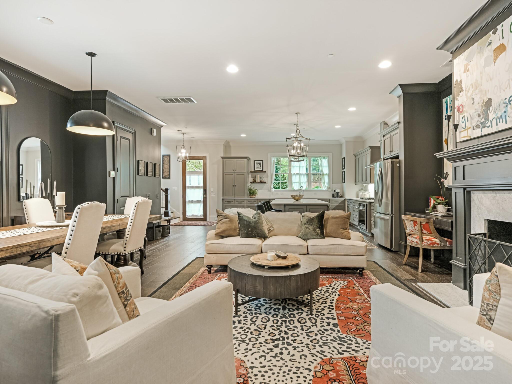 2043 Lynnwood Drive