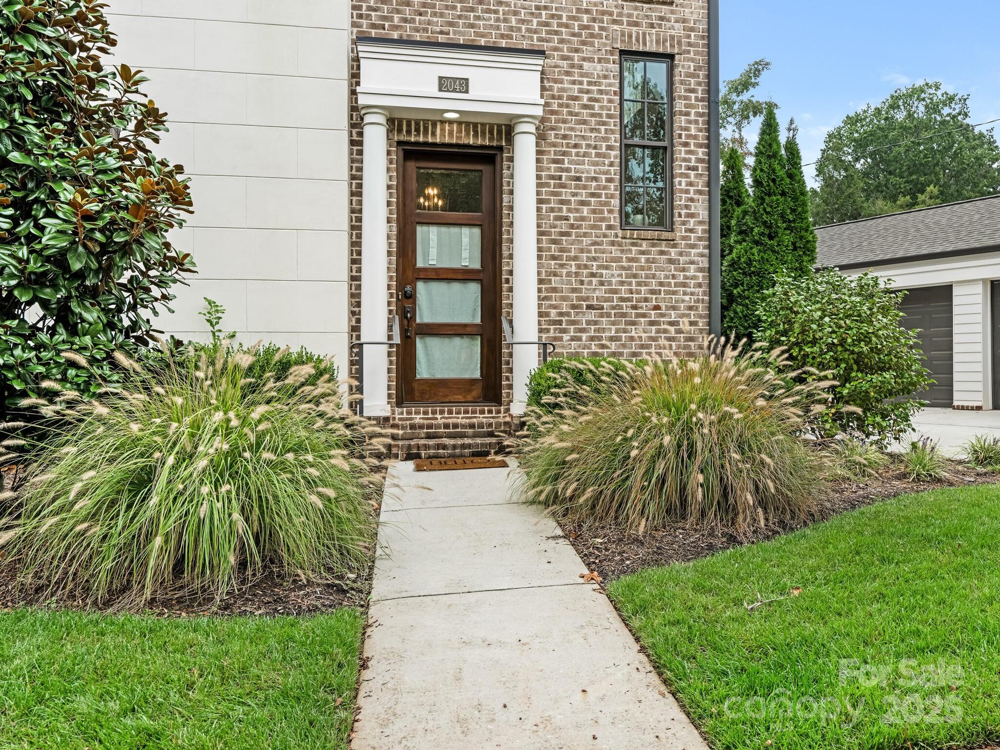 2043 Lynnwood Drive